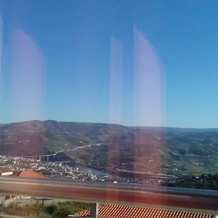 Casa Da Fonte Da Torre Пезу-да-Регуа