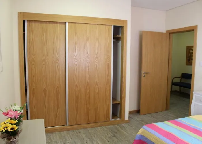 Casa Da Fonte Da Torre Hébergement de vacances *